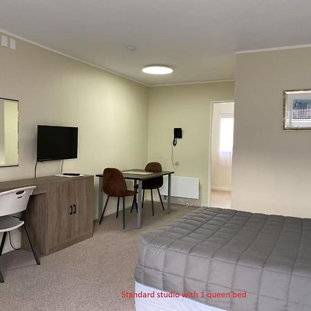 Malones Spa Motel Роторуа Екстериор снимка