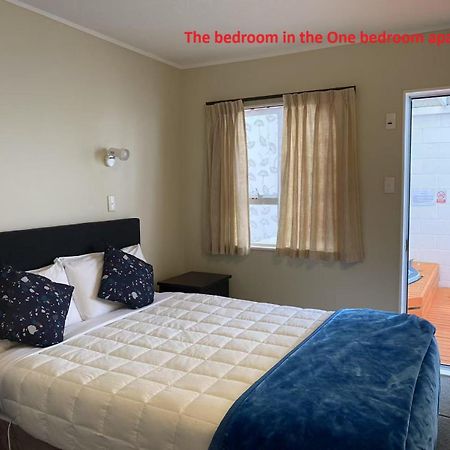 Malones Spa Motel Роторуа Екстериор снимка