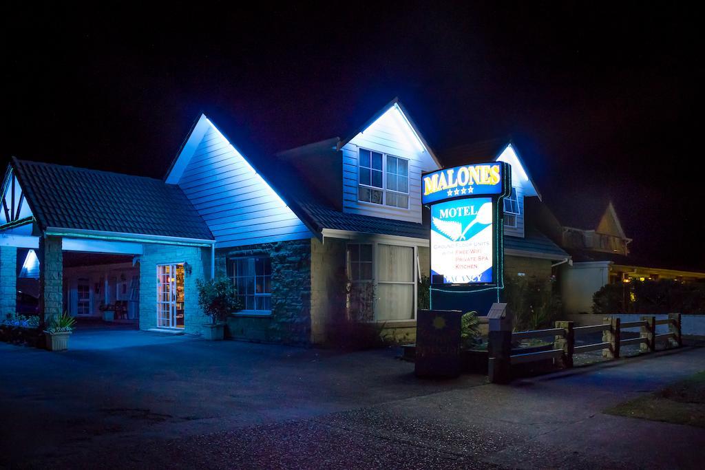 Malones Spa Motel Роторуа Екстериор снимка