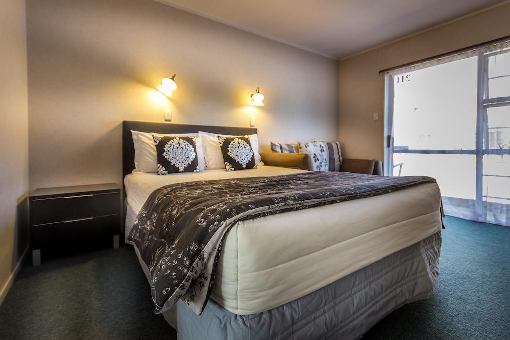 Malones Spa Motel Роторуа Стая снимка