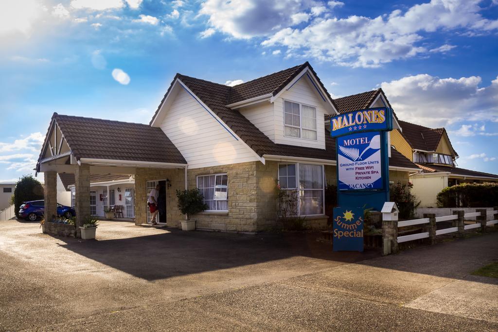 Malones Spa Motel Роторуа Екстериор снимка