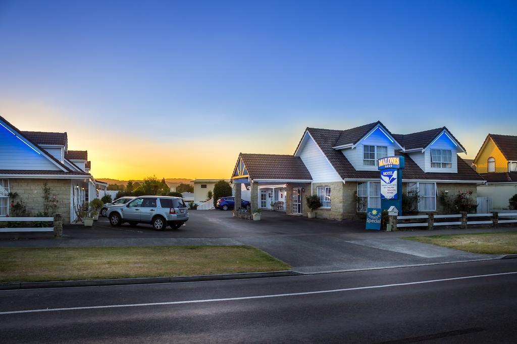 Malones Spa Motel Роторуа Екстериор снимка