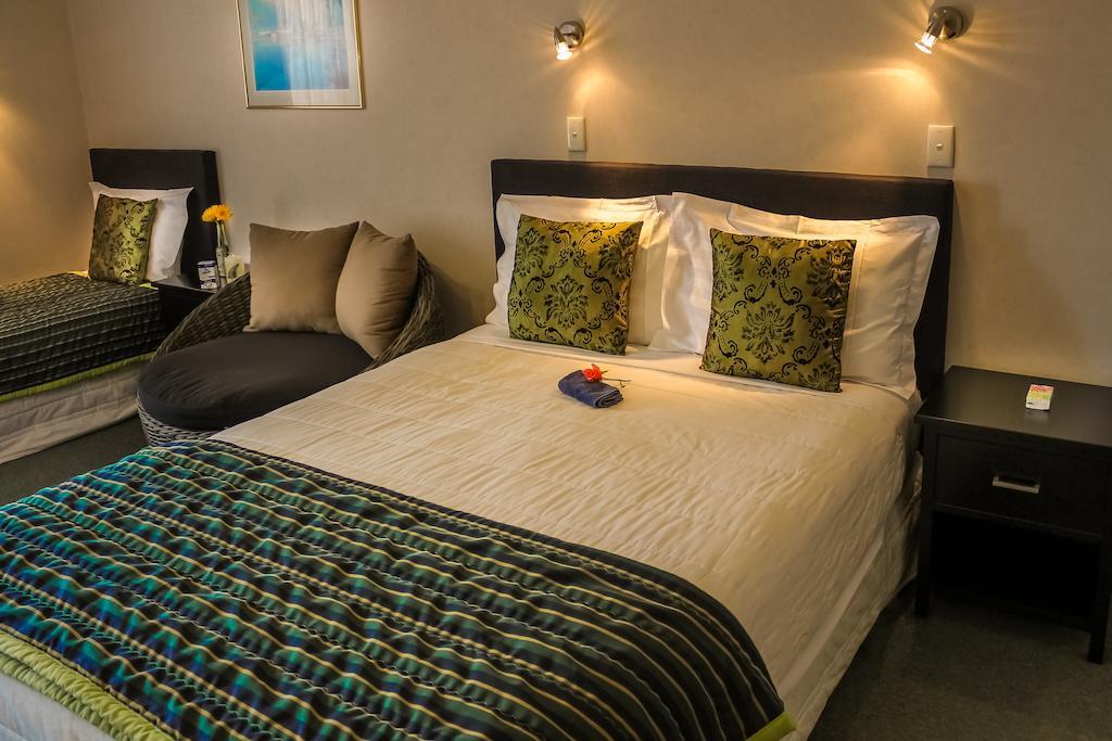Malones Spa Motel Роторуа Стая снимка