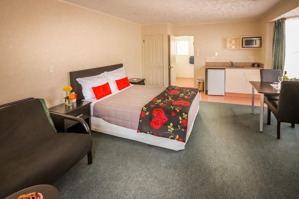 Malones Spa Motel Роторуа Стая снимка