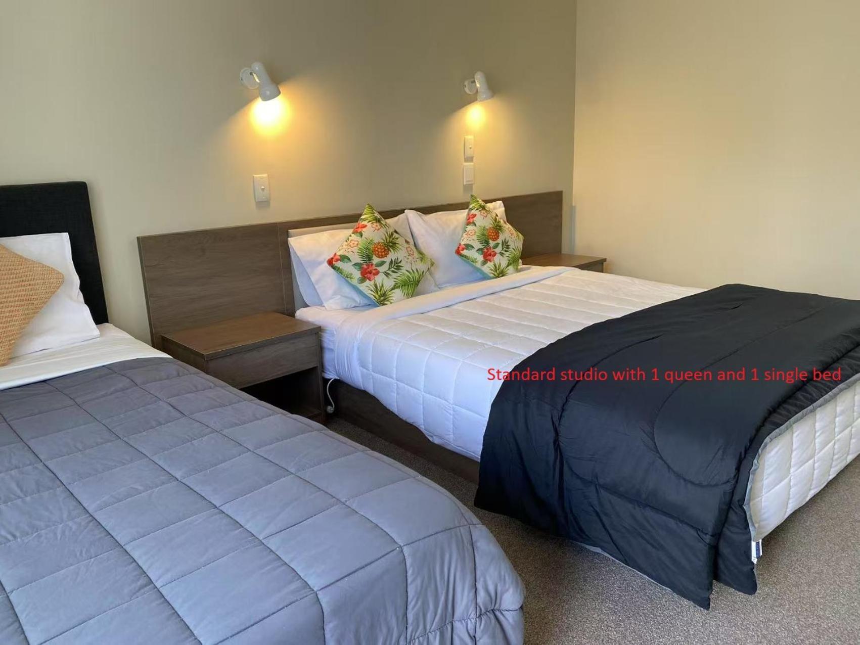 Malones Spa Motel Роторуа Екстериор снимка