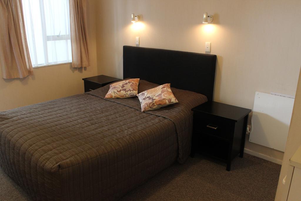 Malones Spa Motel Роторуа Екстериор снимка